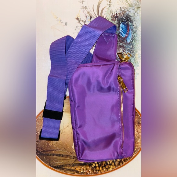 NWT Nylon Crossbody/Belt/Shoulder Totes-40”Adjustable Strap, 4 Gold Zip Pockets - Picture 2 of 16